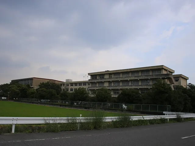 美和高校の外観