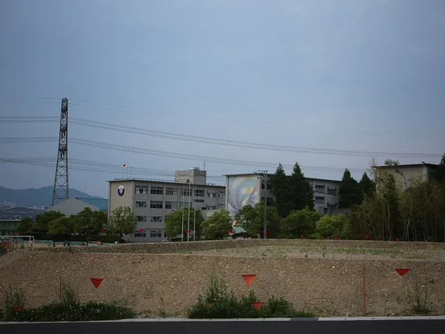 守山高校の外観