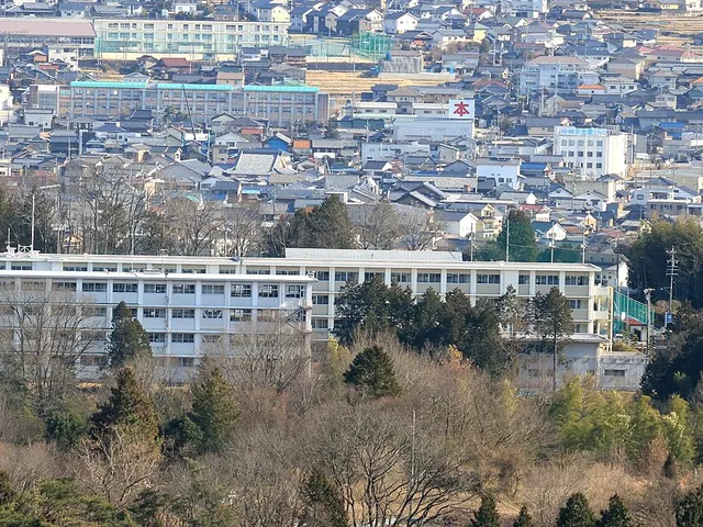 中津商業高校の外観