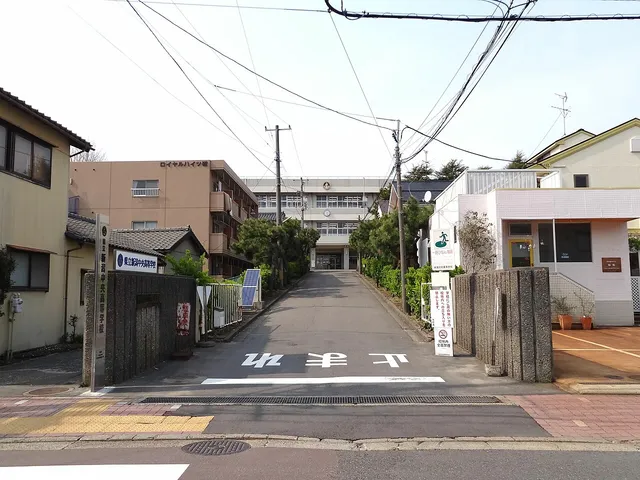 新潟中央高校の外観