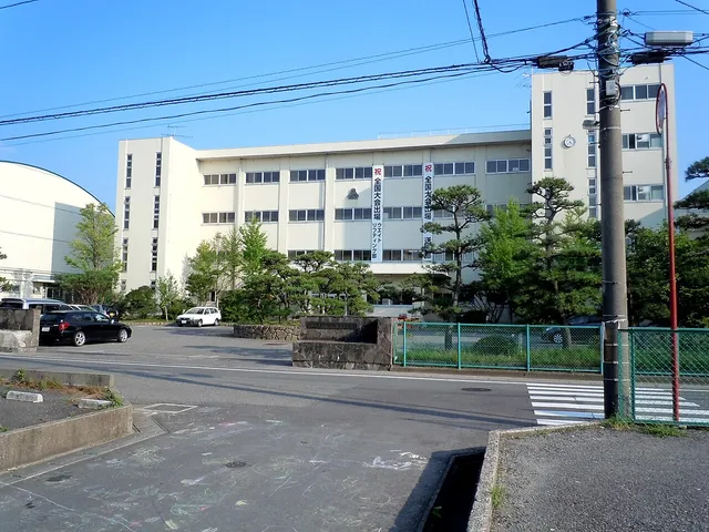 新潟工業高校の外観