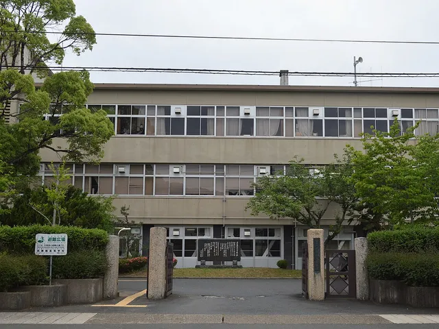 西舞鶴高校の外観