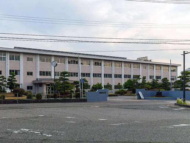 能登高校の外観