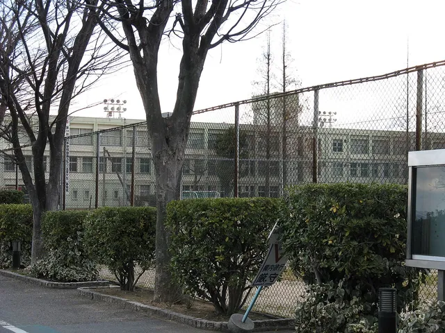 農芸高校の外観