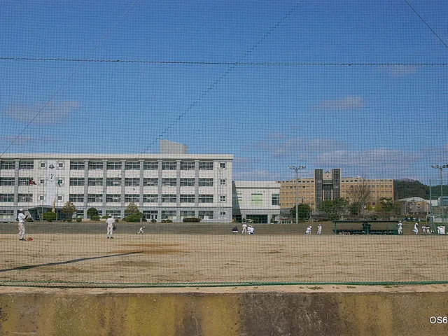 西条農業高校の外観