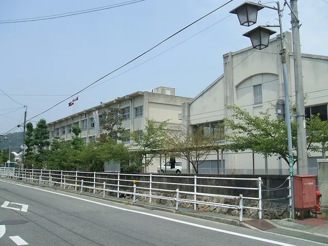 世羅高校の外観
