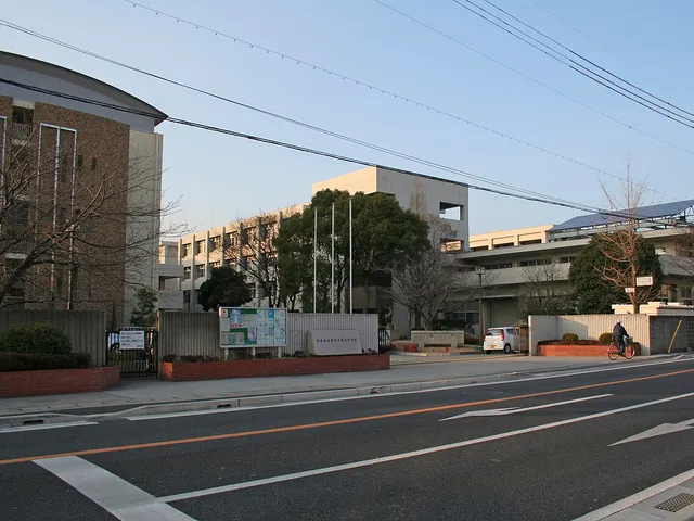飾磨工業高校の外観