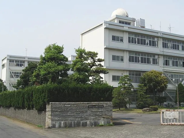 島田高校の外観