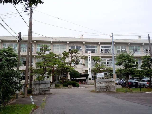 白根高校の外観