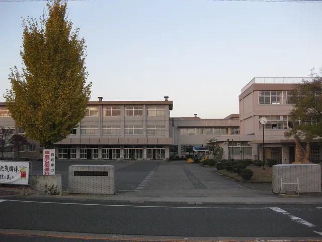 武生高校の外観