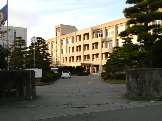 徳島商業高校の外観