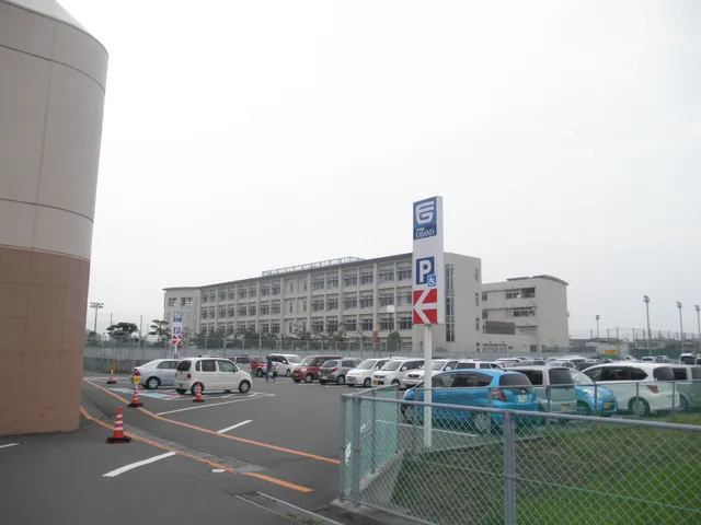 富岡東高校の外観