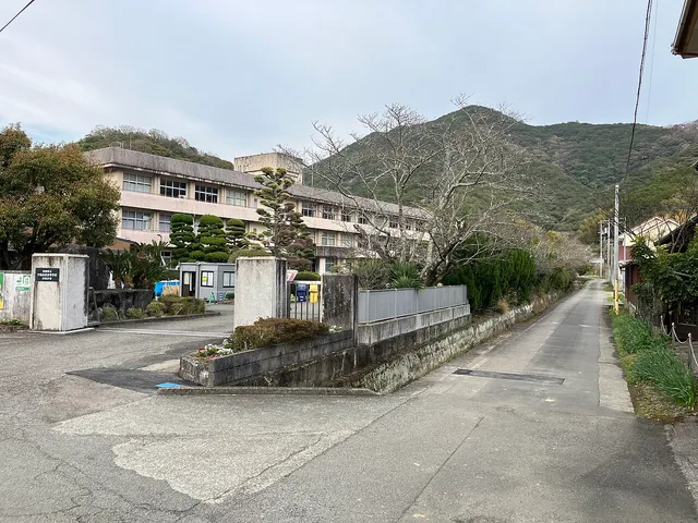 宇和島東高校津島分校の外観