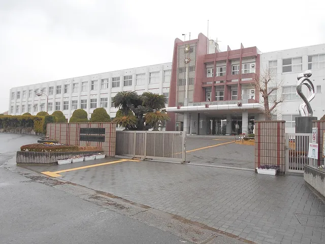 田辺高校の外観