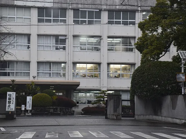 脇町高校の外観